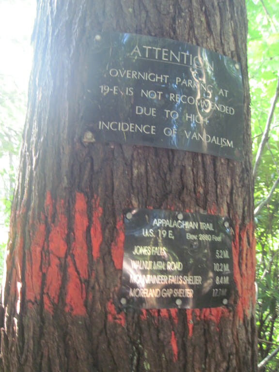 Sign with warning near 19E