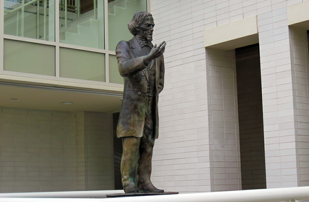 Statue of Jefferson Davis at Beauvoir