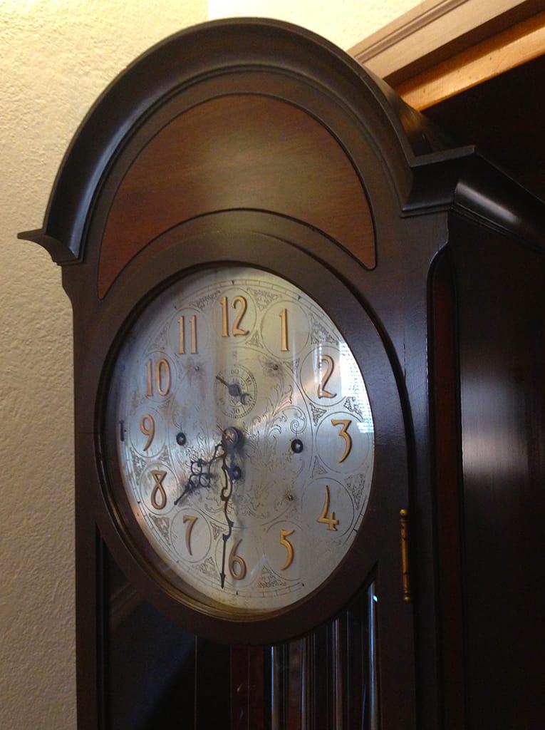 1928 petite grandmother clock