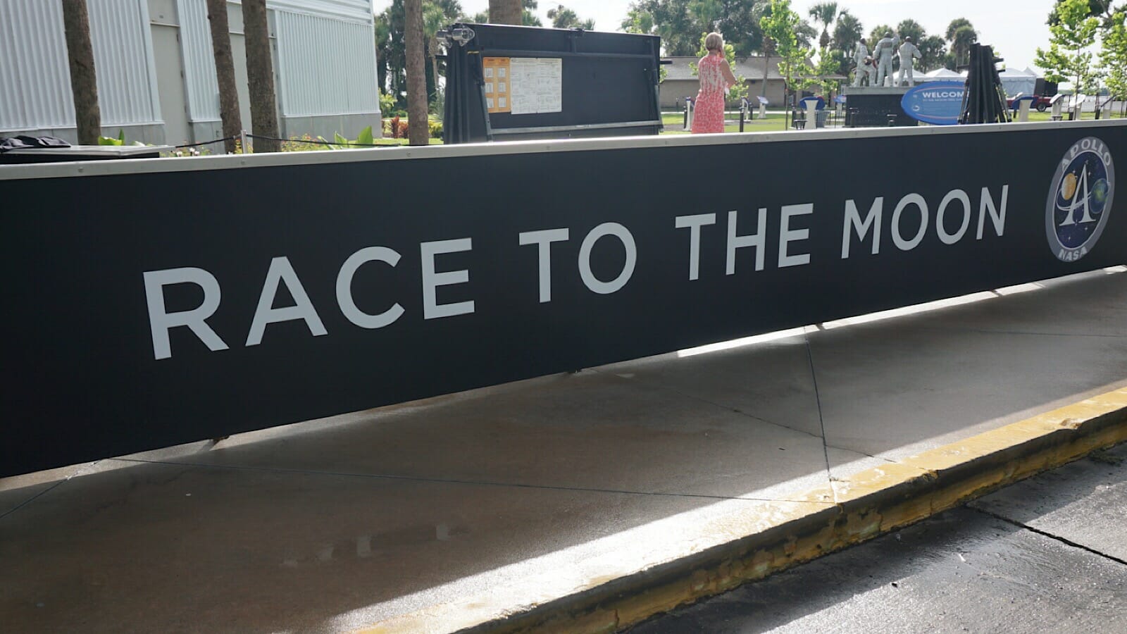 Race to the Moon sign